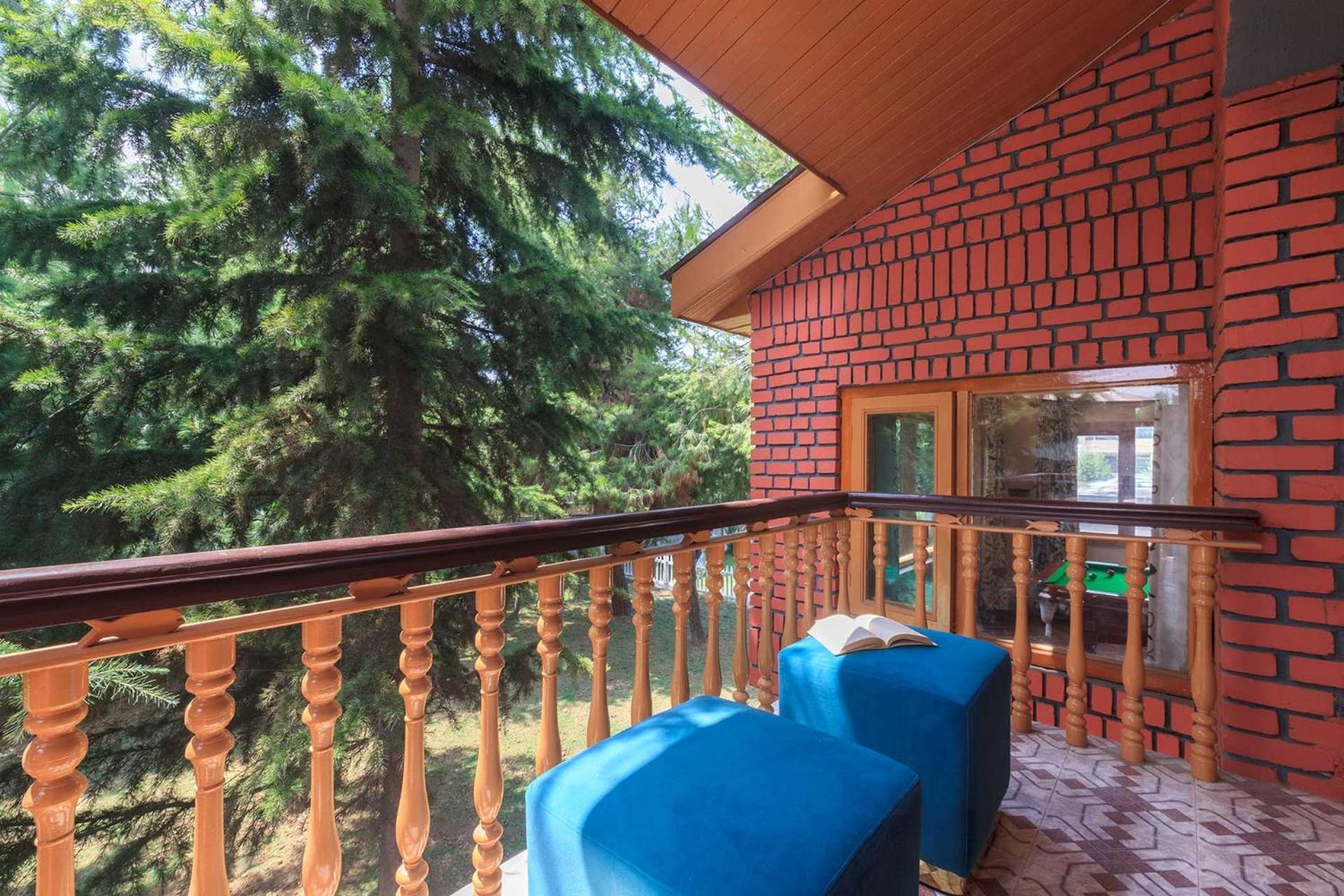 Stayvista At Pinewood Villa - Pet Friendly Villa With Lawn & Pool Table Srīnagar 외부 사진